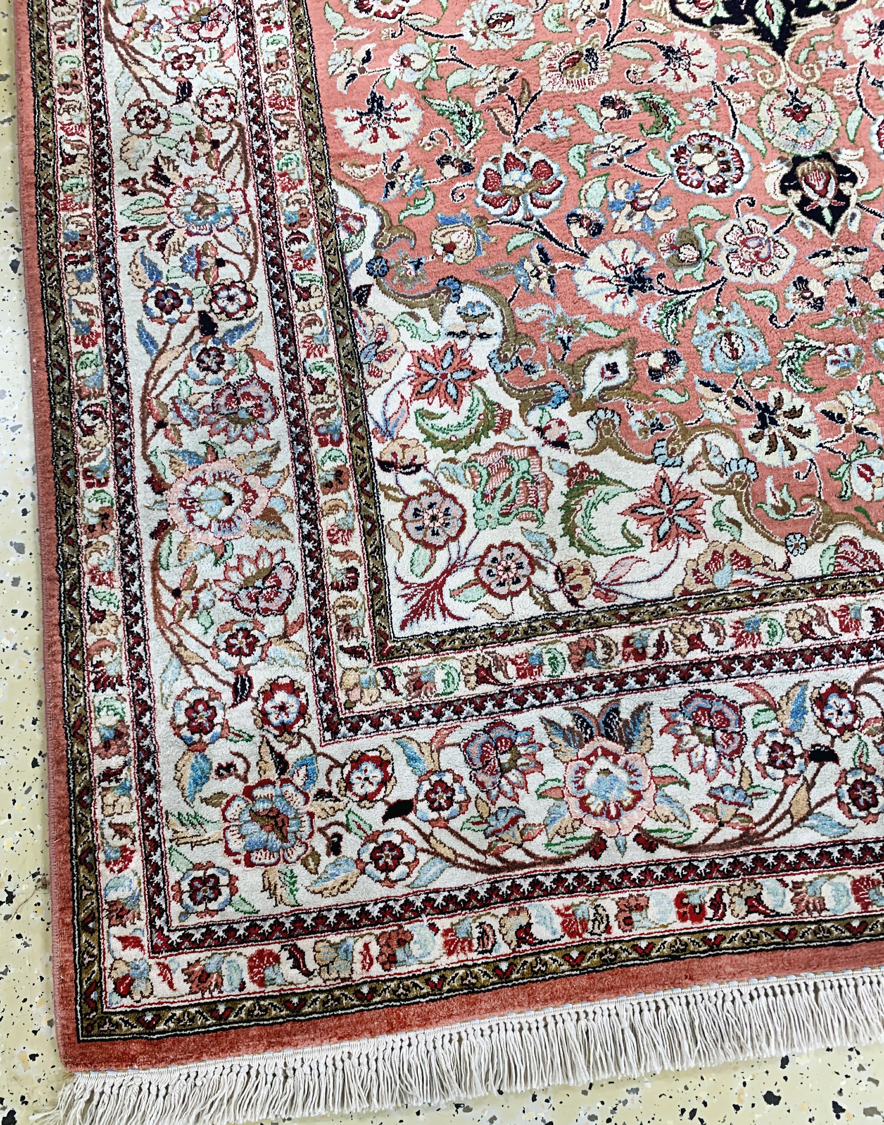 Detail e: Ghom Seide signiert, Persien, Mitte 20.Jhd,reine Naturseide, ca. 204 x 130 cm, gereinigt,EHZ: 2