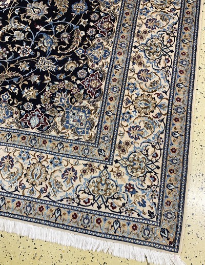 27045002a - Nain fein(6 La), Persien, Mitte 20.Jhd, Korkwolle mit Seide, ca. 307 x 213 cm, ca. ...