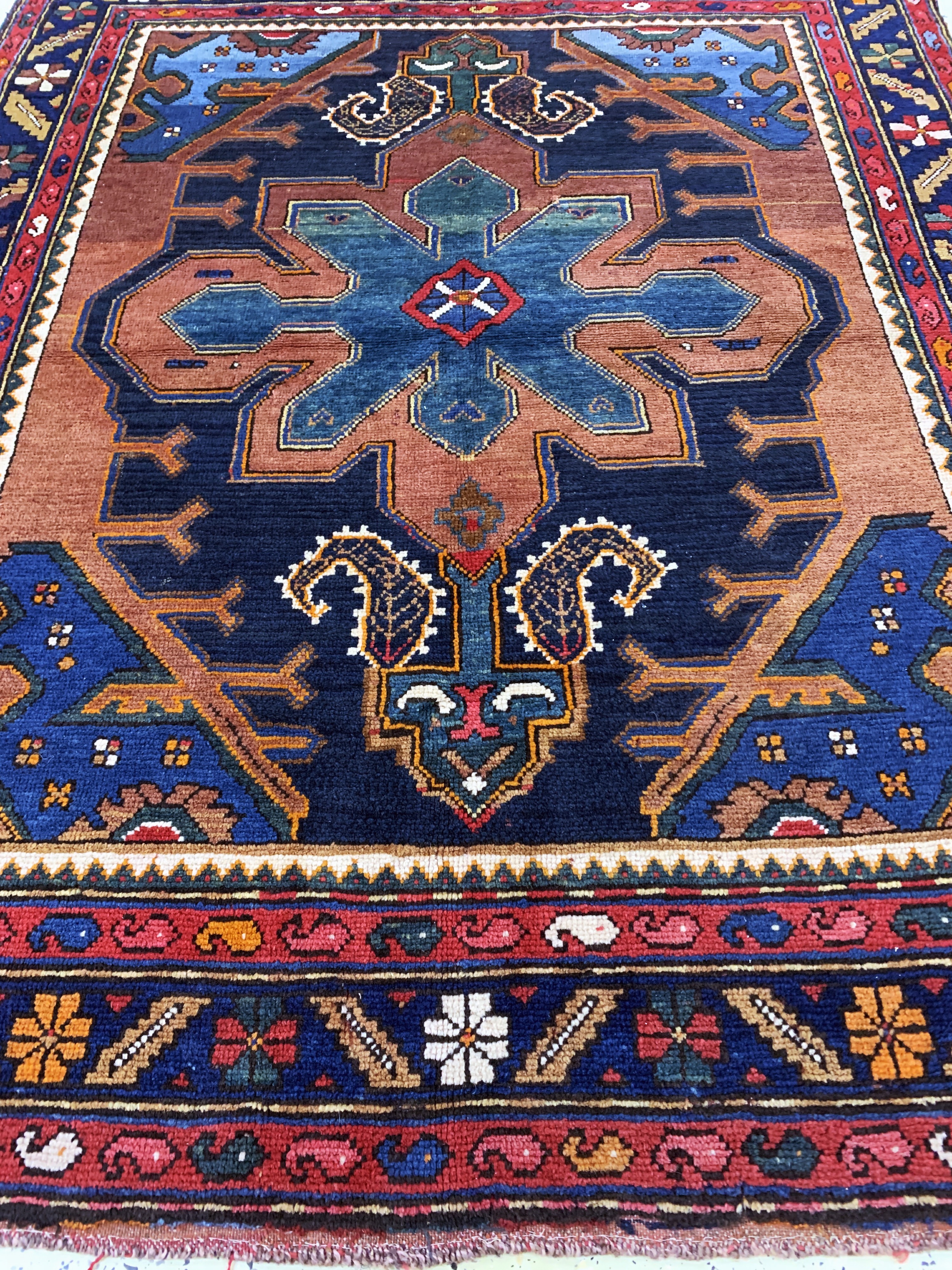 Detail e: Kazak antik, Kaukasus, um 1900, Wolle auf Wolle, ca. 180 x 146 cm, EHZ: 3