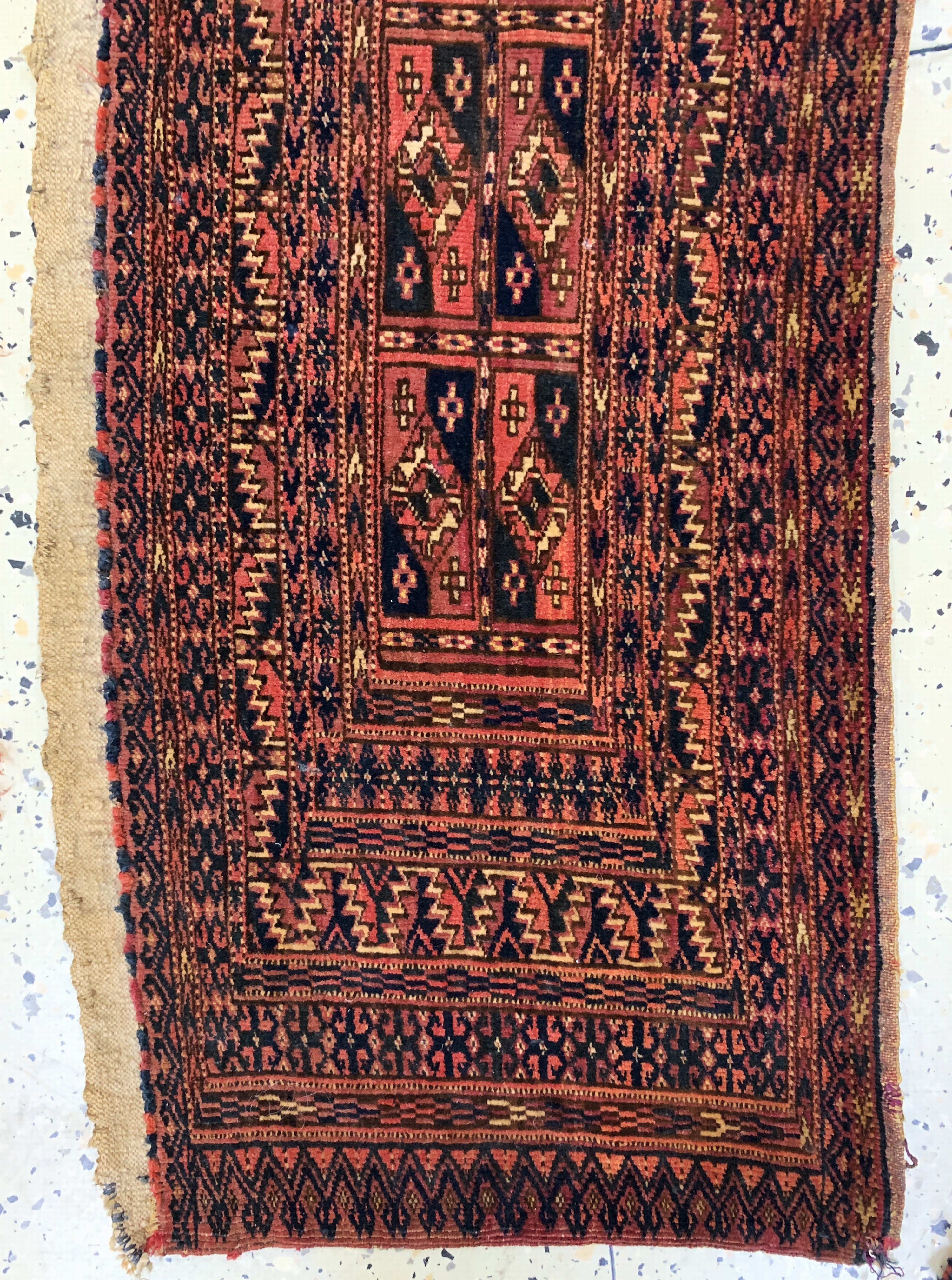 Detail d: 3 Lots Asmalyk & Torba, Turkmenistan, um 1900, Wolle auf Wolle, ca. 103 x 70 cm, verfärbt, EHZ: 2