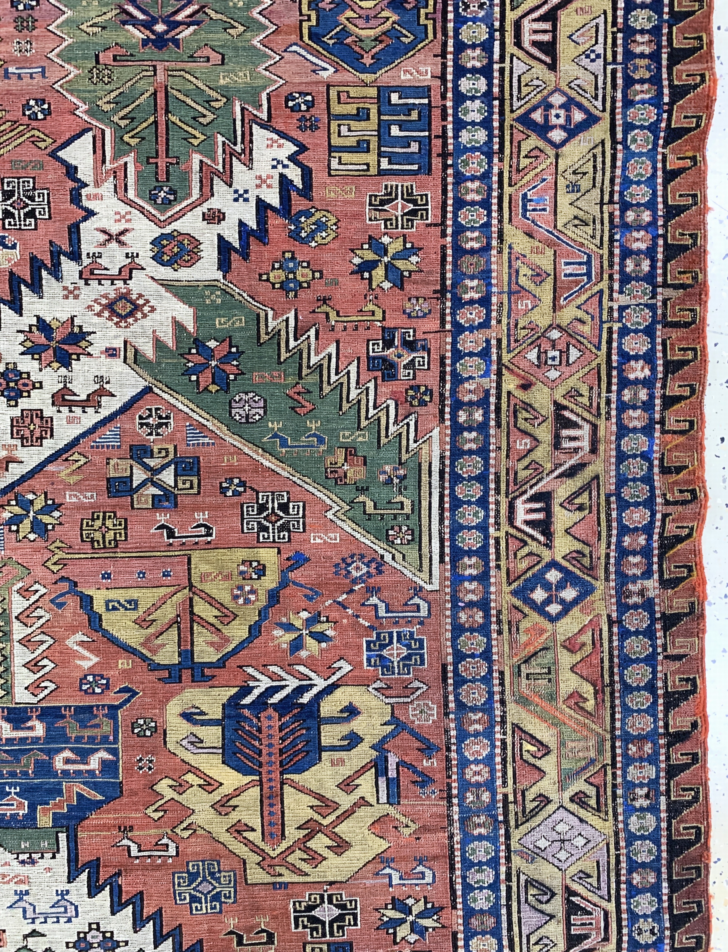 Detail e: Antiker Sumakh, Kaukasus, 19.Jhd, Wolle aufWolle, ca. 315 x 203 cm, EHZ: 2, (kleine restaurierungen)
