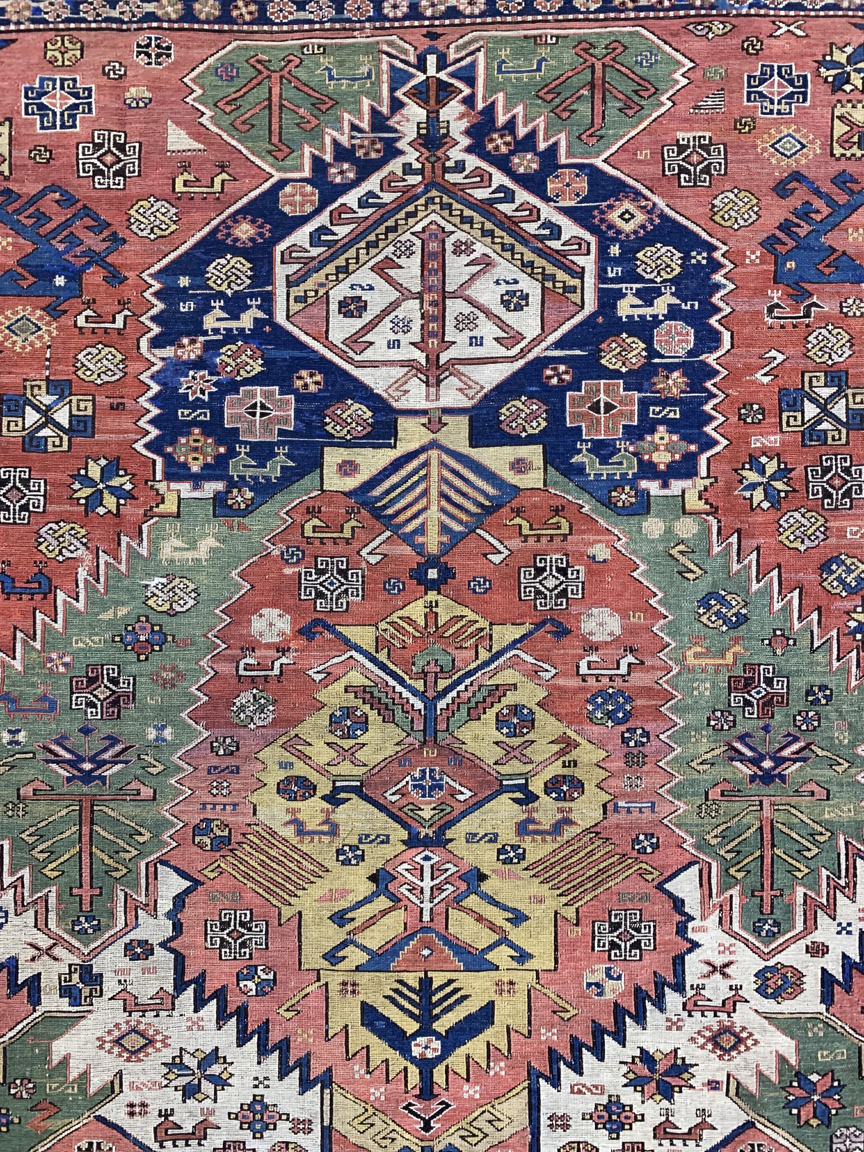 Detail g: Antiker Sumakh, Kaukasus, 19.Jhd, Wolle aufWolle, ca. 315 x 203 cm, EHZ: 2, (kleine restaurierungen)