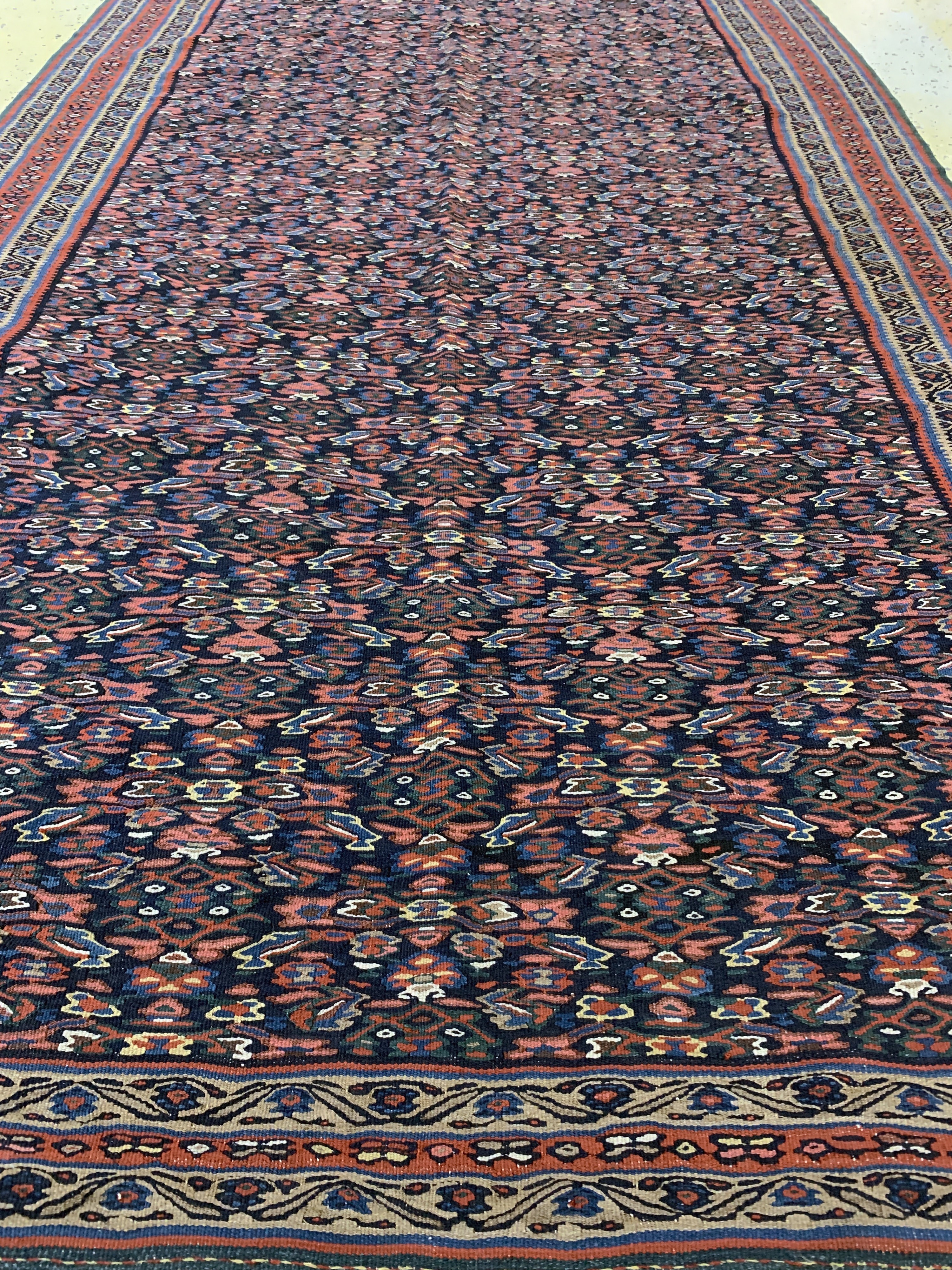 Detail e: Antike Senneh Kelim fein, Persien, 19.Jhd, Wolle auf Baumwolle, ca. 215 x 140 cm, EHZ: 2