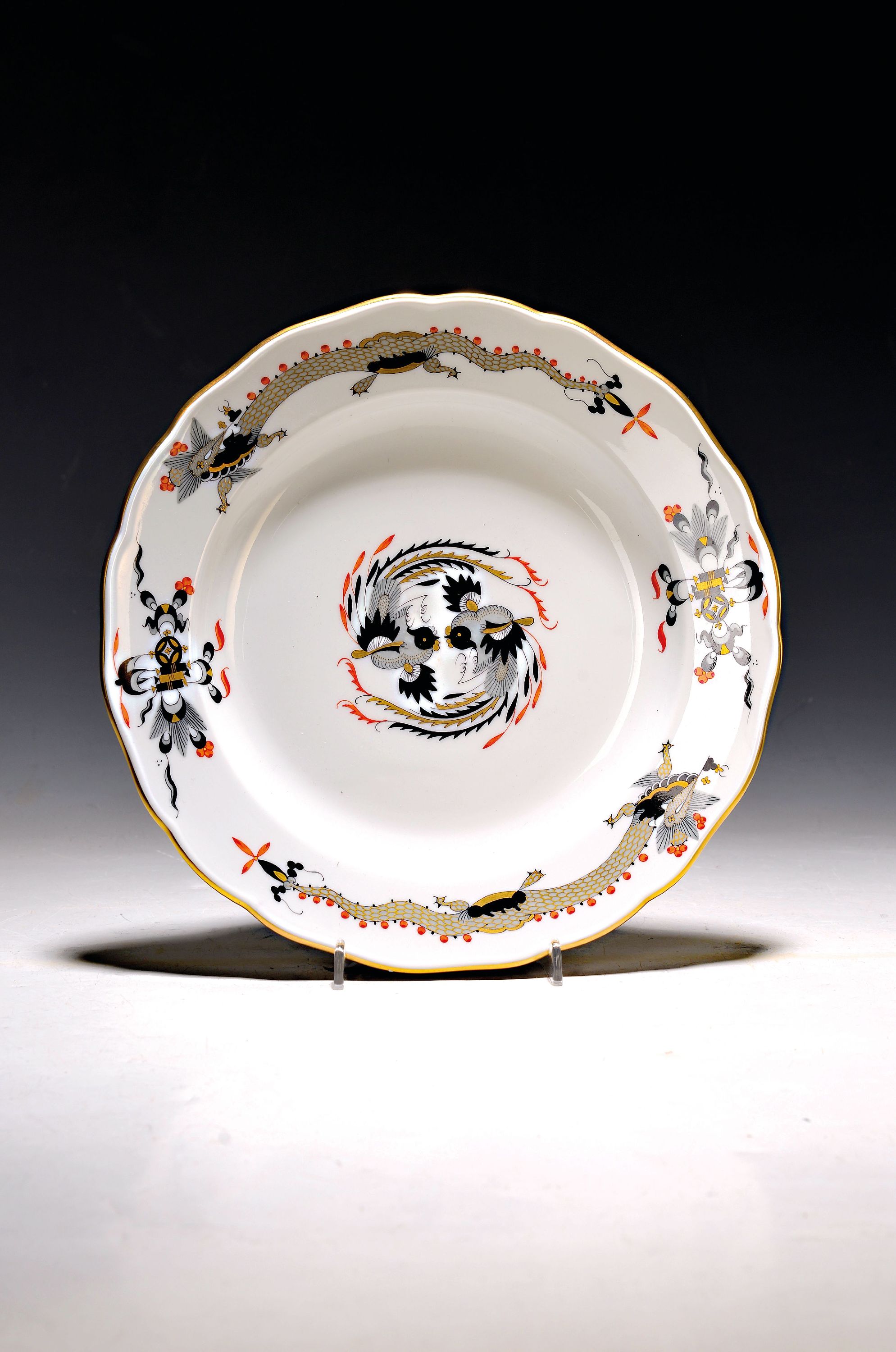 Image 27045676 - Speiseteller, Meissen, 20. Jh., 1. Wahl, Dekor schwarzer Hofdrache golden und rot ...