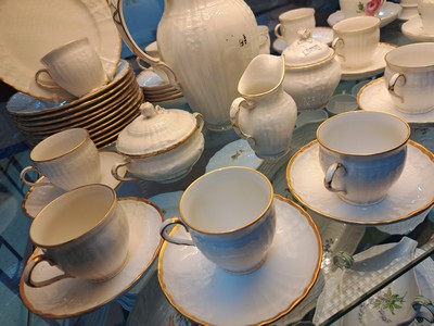 27045734d - Kaffeeservice für 12 Personen, KPM Berlin, Modell Rocaille, weiß mit Relief und ...