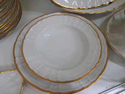 27045735e - Speiseservice für 12 Personen, KPM Berlin, Modell Rocaille, weiß mit Relief und ...