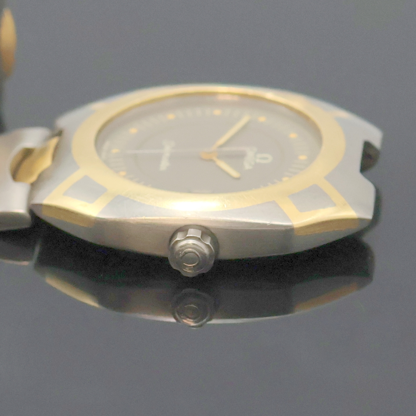 Detail c: OMEGA Seamaster Polaris in Titan/Gold Referenz 1960257/3960952, quarz, GG intarsiert, Boden aufgedr., orig. Band m. Gold-Zwischengliedern, graues ...