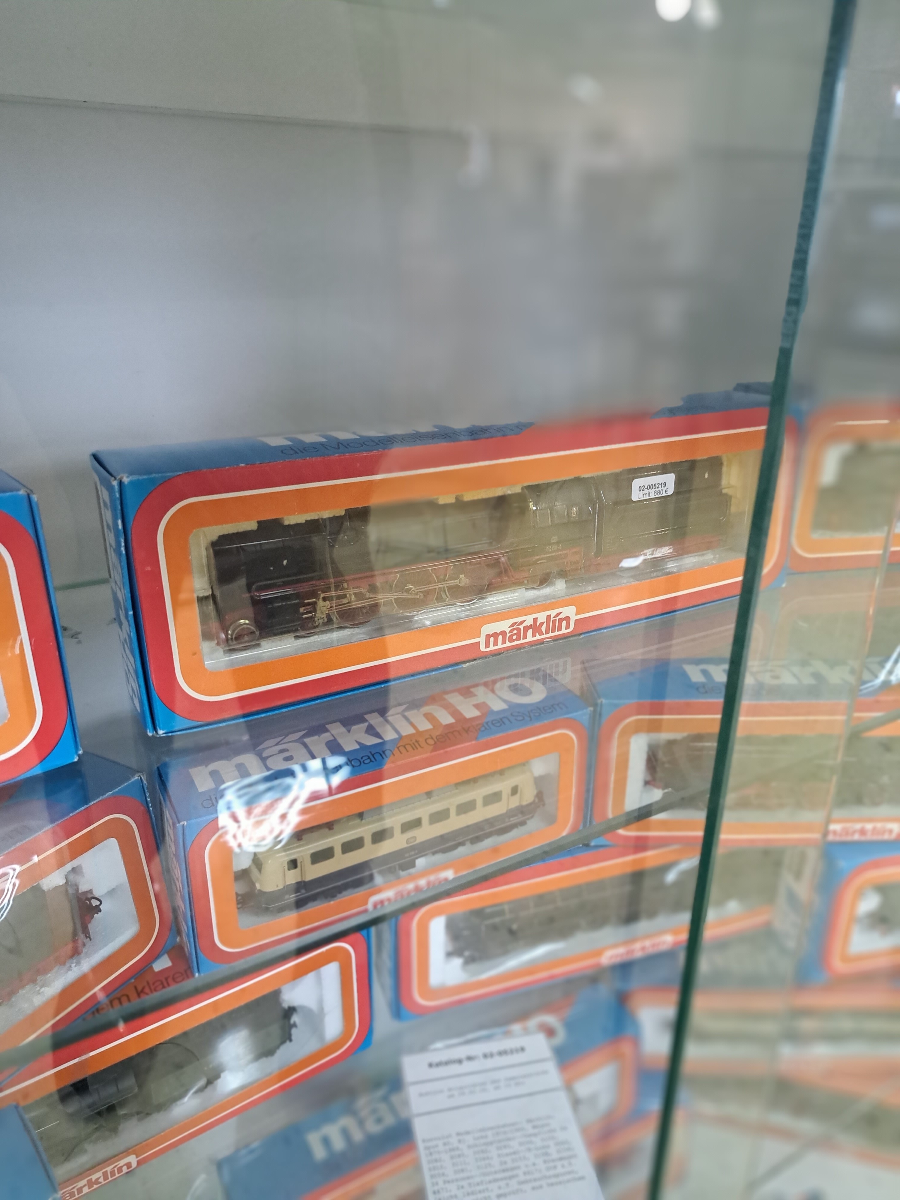 Detail f: Konvolut Modelleisenbahnen: Märklin, Spur H0, Bj. Loks 1974-1986, Wägen 1975-1988, Schlepptender-/Dampfloks 2x 3082, 3085, 3092, 3093, 3099, 3102, ...
