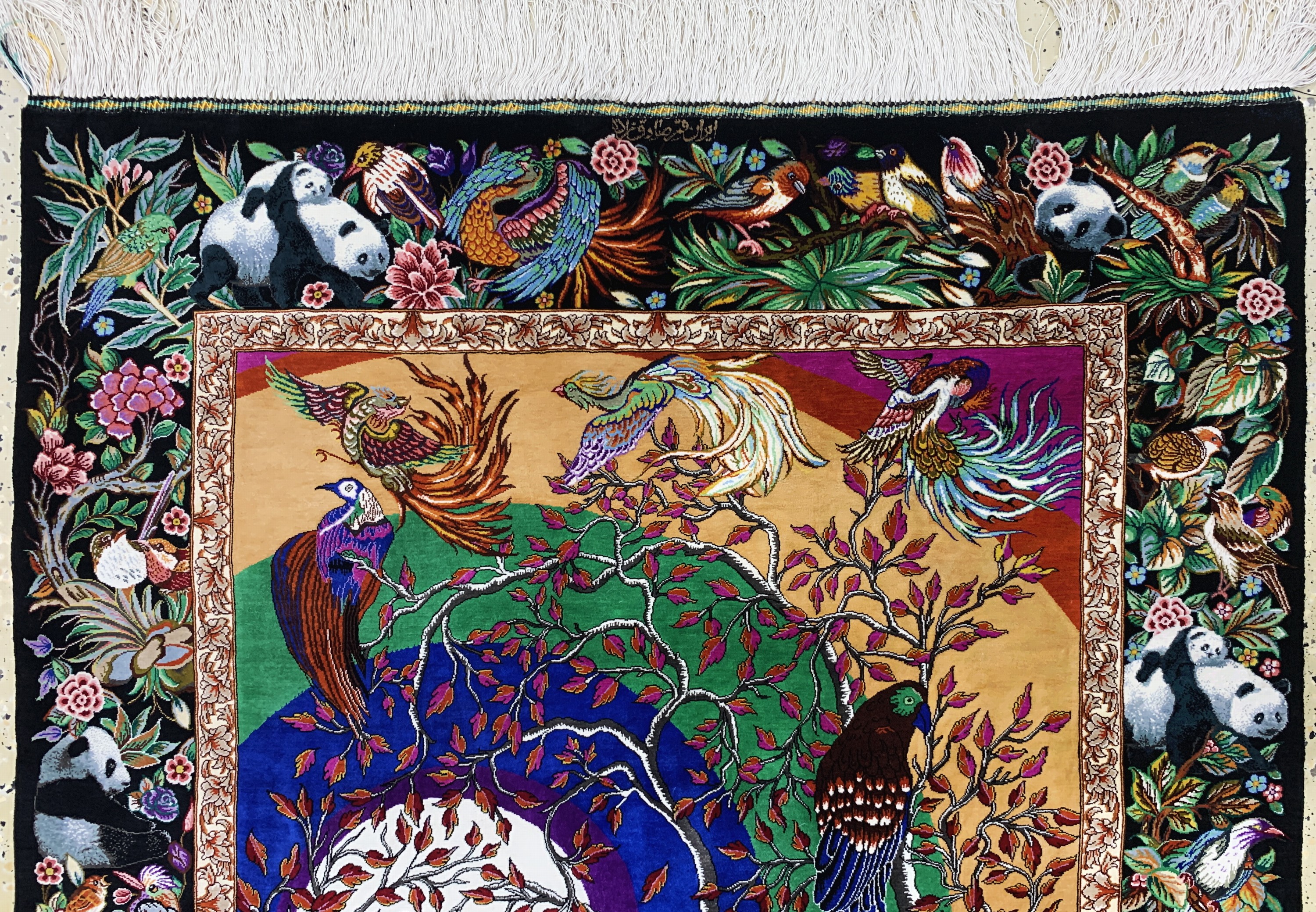 Detail a: Ghom Seide fein signiert, Persien, ca. 20 Jahre, reine Naturseide, ca. 155 x 100 cm, ca.1,0 Mio. Kn/qm, (Sehr guter Zustand)
