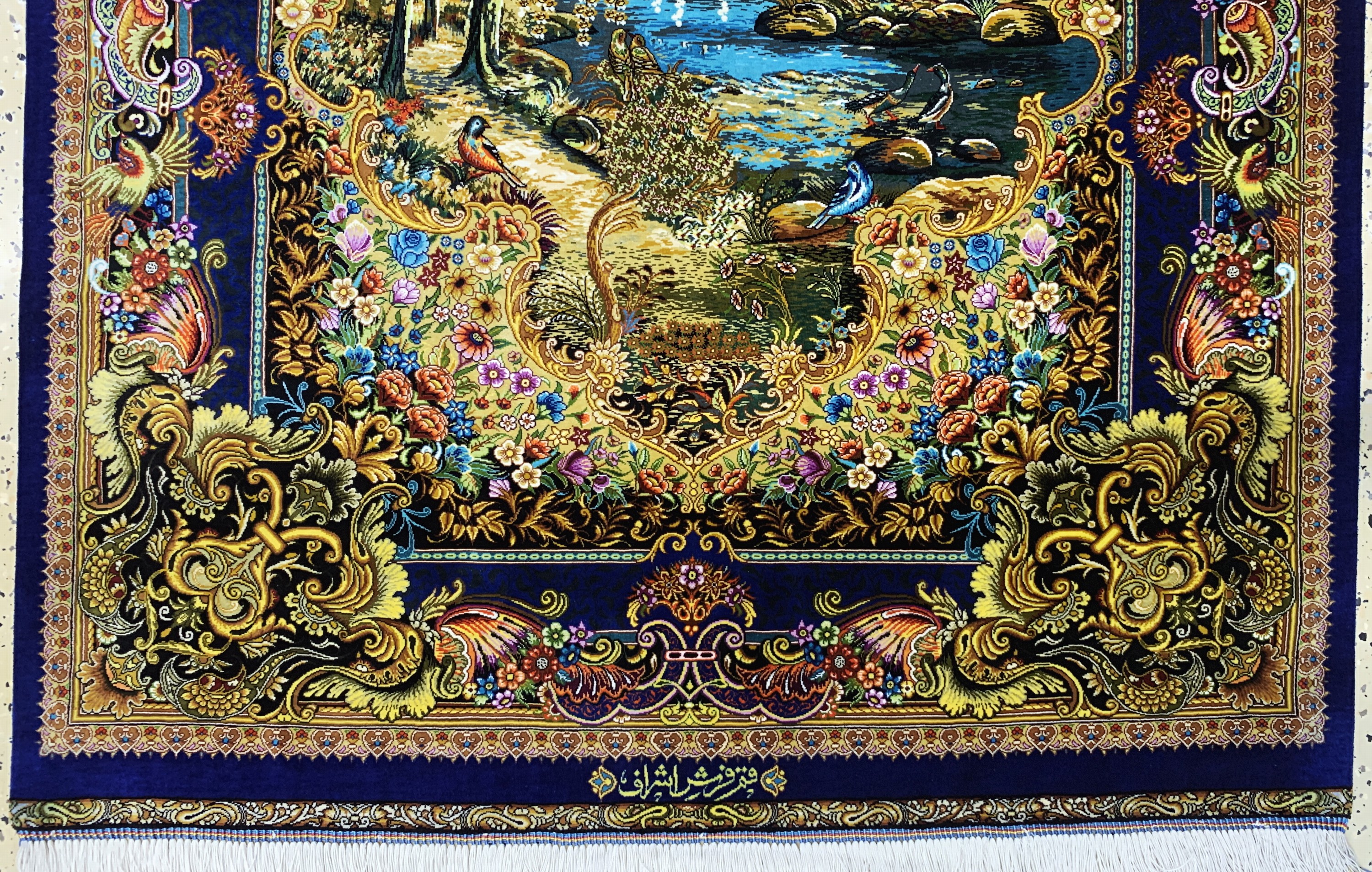 Detail b: Ghom Seide fein signiert, Persien, ca. 20 Jahre, reine Naturseide, ca. 154 x 103 cm, ca.1,0 Mio. Kn/qm, (Sehr guter Zustand)