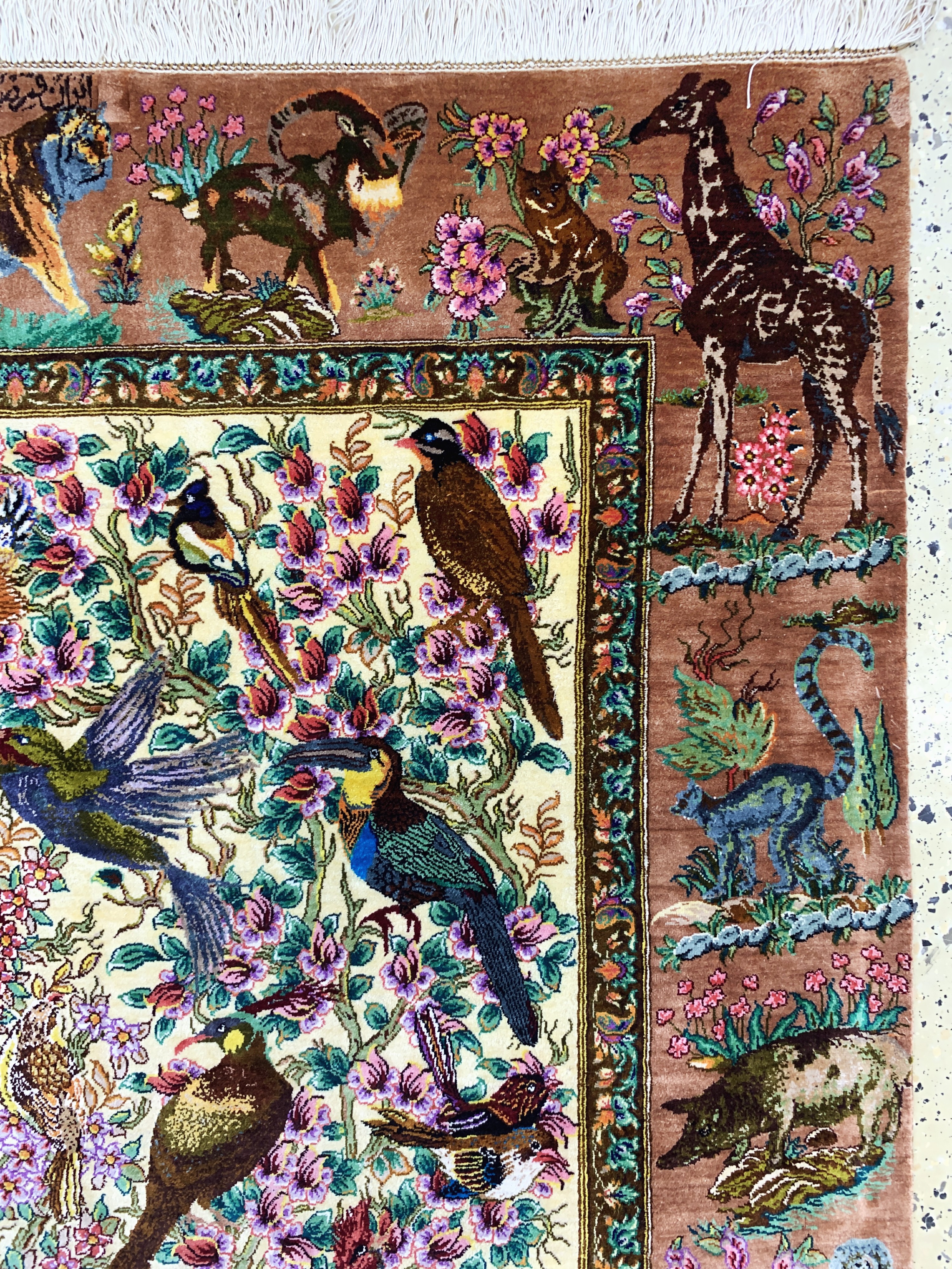 Detail d: Ghom Seide fein signiert, Persien, ca. 20 Jahre, reine Naturseide, ca. 154 x 100 cm, ca.1,0 Mio. Kn/qm, (Sehr guter Zustand)