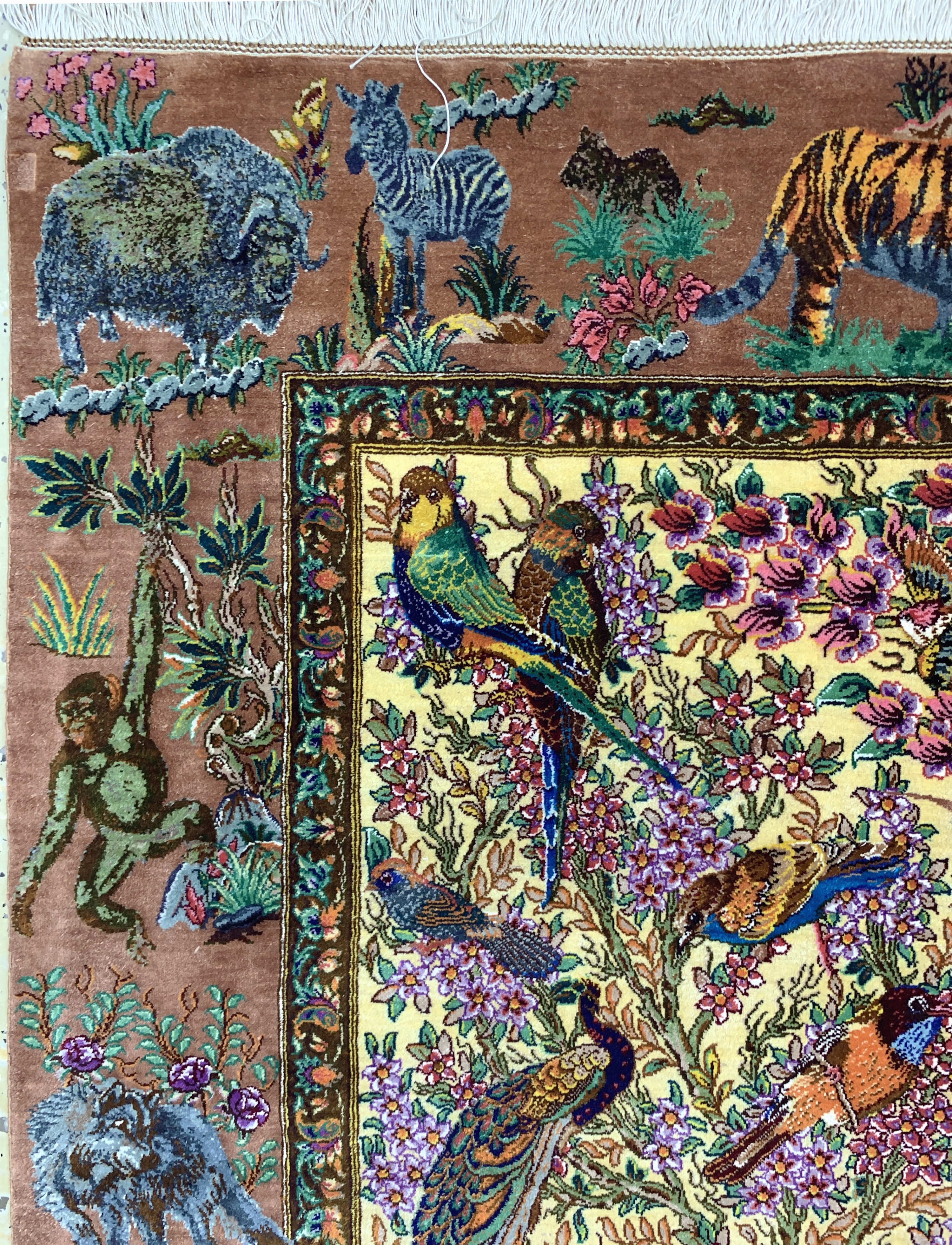 Detail e: Ghom Seide fein signiert, Persien, ca. 20 Jahre, reine Naturseide, ca. 154 x 100 cm, ca.1,0 Mio. Kn/qm, (Sehr guter Zustand)