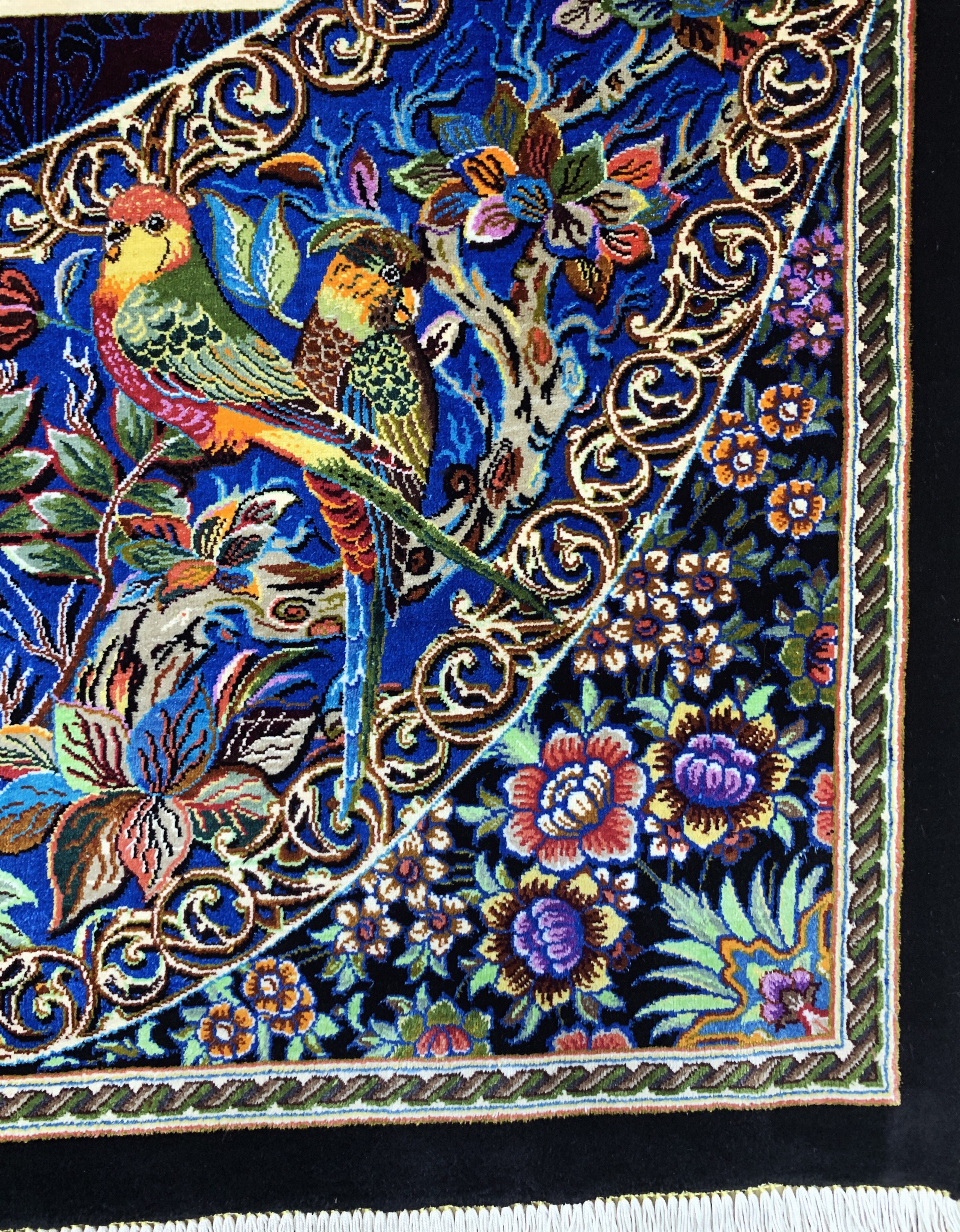 Detail g: Ghom Seide fein signiert, Persien, ca. 20 Jahre, reine Naturseide, ca. 150 x 100 cm, ca.1,0 Mio. Kn/qm, (Sehr guter Zustand)