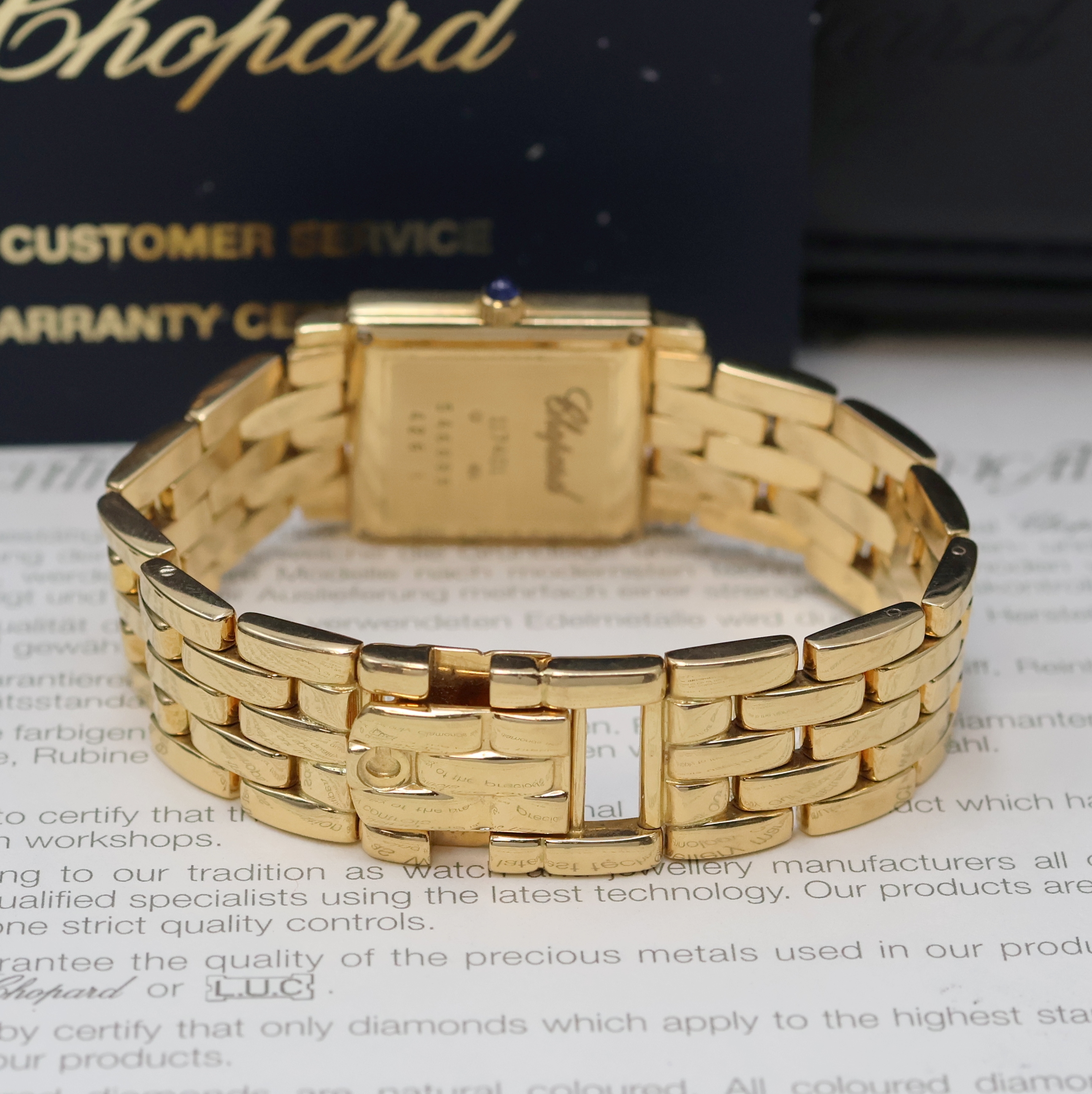 Detail c: CHOPARD Damenarmbanduhr in GG 750/000 Referenz 11/7401, quarz, 2-teil. Geh. inkl. Gliederband, Boden 4-fach verschr., emailfarb. Zifferbl. m. röm. ...