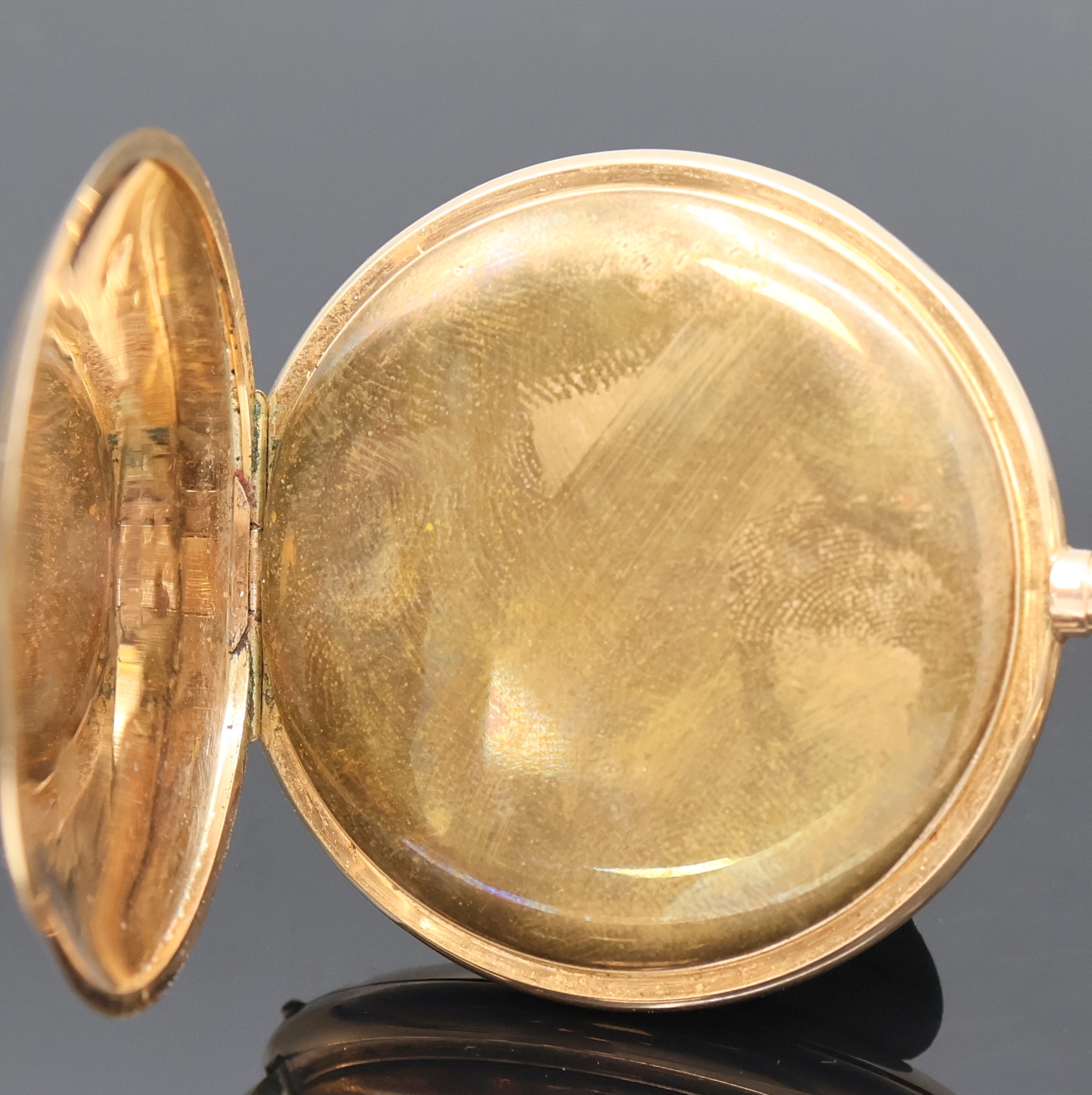 Detail c: Fabrique d'Horlogerie de Fontainemelon SA Savonette Herrentaschenuhr in RG 585/000 an vergoldeter Kette, Schweiz um 1900, beids. guill. 2-Deckel ...