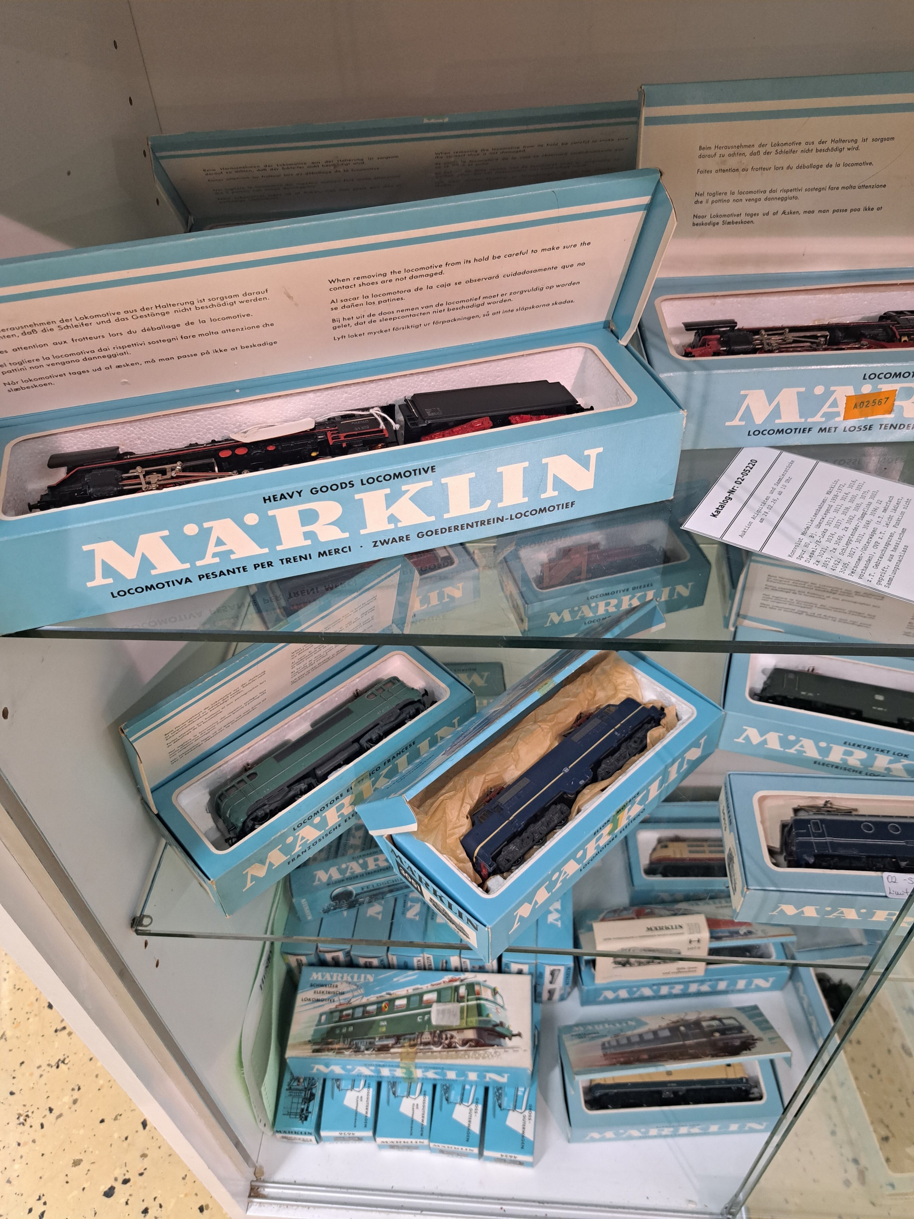 Detail e: Konvolut Modelleisenbahnen: Märklin, Spur H0, Bj. überwiegend 1958-1972, Diesel-/E-Loks 3011, 3013, 3014, 3016, 2x 3021, 3034, 3037, 3038, 3050, ...