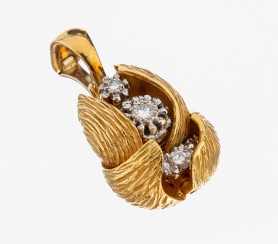 Image 18 kt Gold GOLDBAUR Brillant-Anhänger, GG/WG 750/000, 3 in WG gefassten Brillanten ...