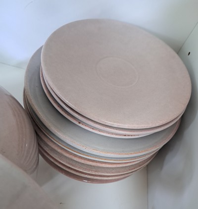 27045861d - Serviceteile, Otto Lindig (1895-1966) für Karlsruher Majolika, um 1923, Modellnr. 4004, ...