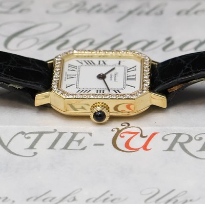 27045867d - CHOPARD Damenarmbanduhr in GG 750/000 mit Diamantlünette Referenz 5087, Handaufzug, 2 ...