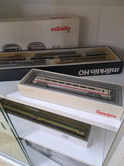 27046397a - Konvolut Zugsets, Märklin, Spur H0, 1980/90er -Jahre, 2854 Mannesmann-Röhrenzug mit BR ...