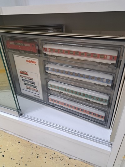 27046397e - Konvolut Zugsets, Märklin, Spur H0, 1980/90er -Jahre, 2854 Mannesmann-Röhrenzug mit BR ...