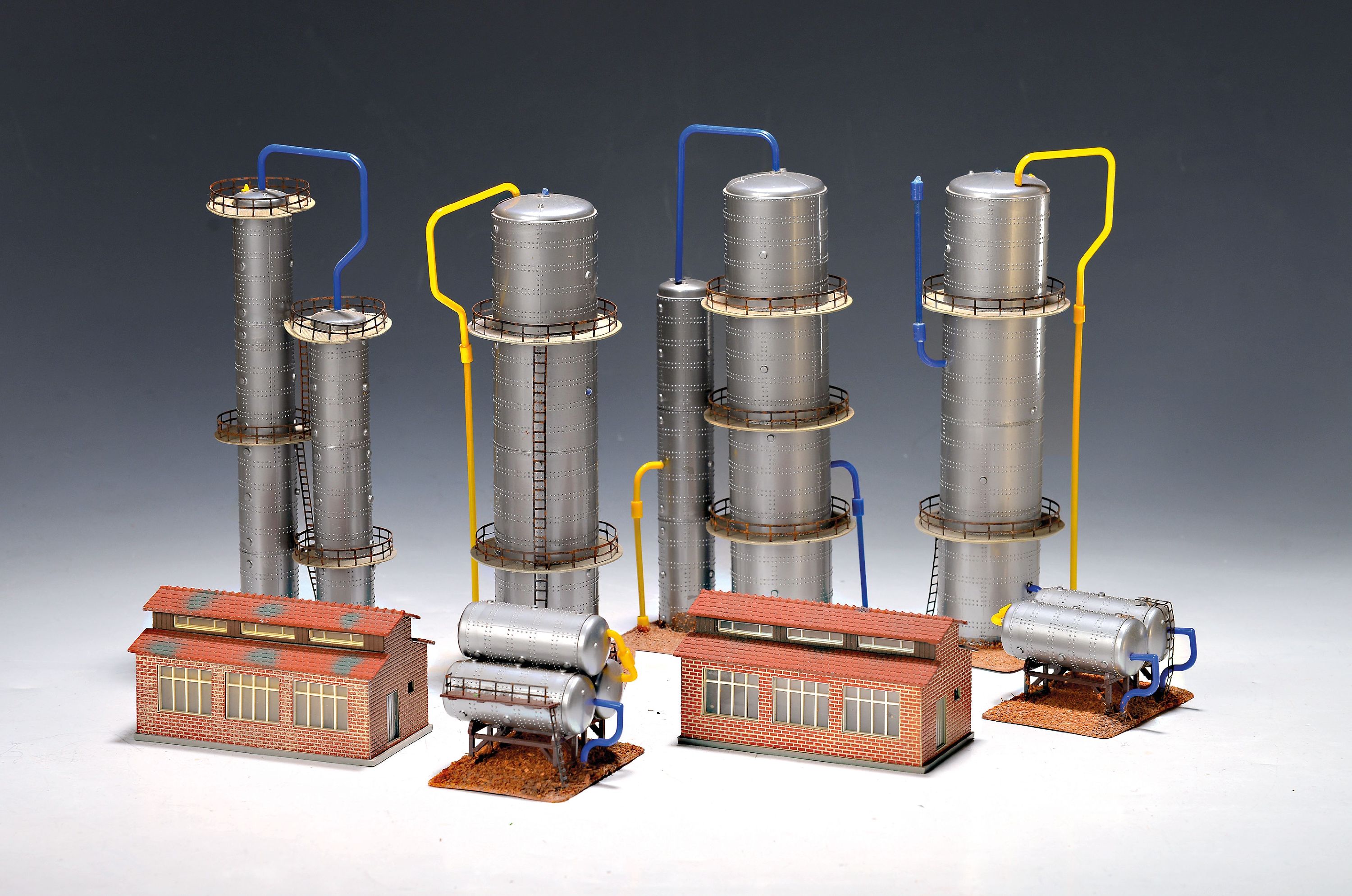 Image 27046452 - Modellbaukonvolut ´Ölraffinerie´, Vollmer, Stuttgart-Zuffenhausen, Spur H0, überwiegend ...