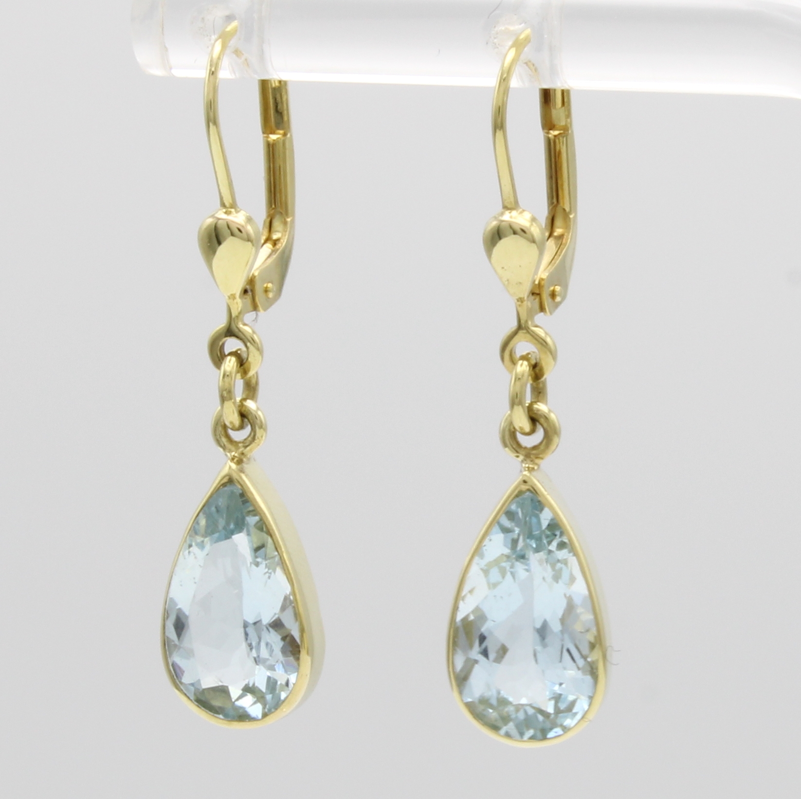 Image 27046455 - Paar Ohrgehänge mit Aquamarinen, GG 585/000, 2 Aquamarintropfen zus. ca. 3.6 ct ...