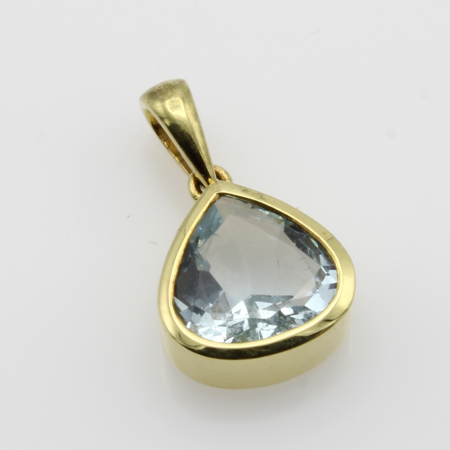 Image 27046457 - Anhänger mit Aquamarin, GG 585/000, tropfen. Aquam. in glatter Fassung ca. 2 ct ...