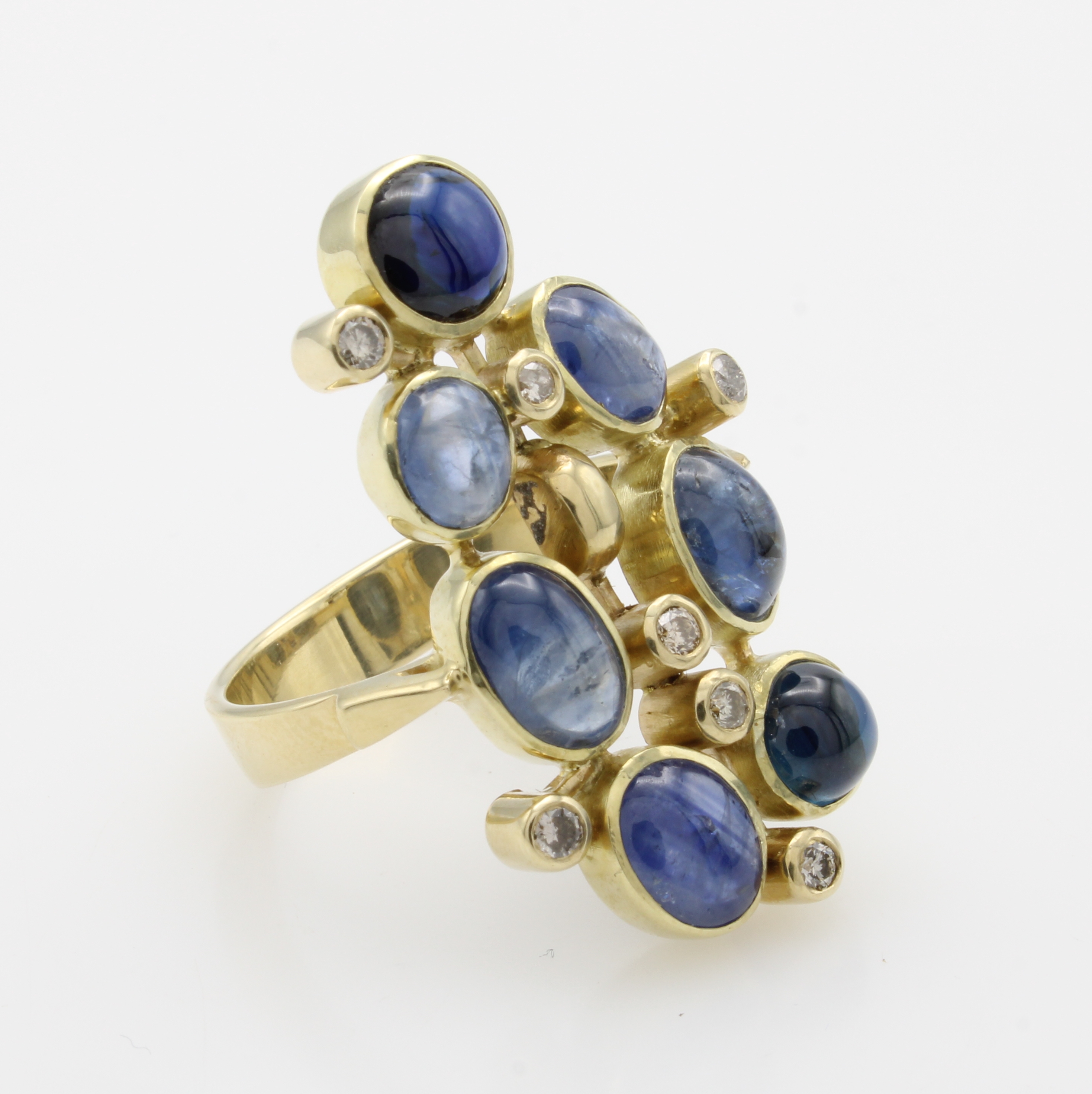 Image 27046473 - Ring mit Saphiren und Brillanten, GG 585/000, 7 Saphircabochons zus. ca. 9.7 ct, Brill. ...