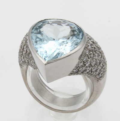 27046450a - Ring mit Aquamarin und Brillanten, WG 750/ 000, Aquamarintropfen ca. 8.2 ct, Brill. in ...