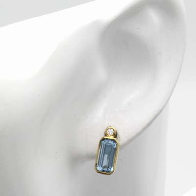 27046454a - Paar Ohrstecker mit Aquamarinen und Brillanten, GG 585/000, 2 achteckige Aquam. zus. ca. ...