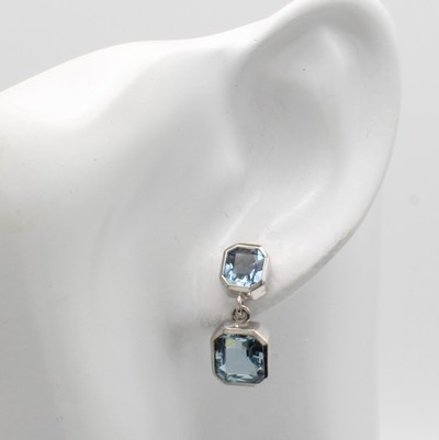 27046456a - Paar Ohrstecker mit Aquamarinen, WG 750/000, 4 achteckige Aquam. zus. ca. 5.4 ct, ...