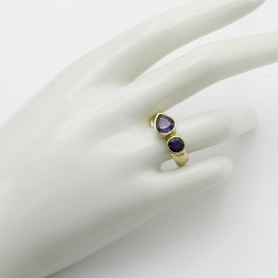 27046464b - Ring mit Farbsteinen, GG 585/000, runder Tansanit, tropfenf. Iolith, RW ca. 59 ...