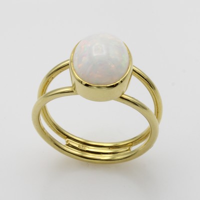 27046484a - Ring mit Opal, GG 585/000, ovaler Opal ca. 2.95 ct, 2-rhg. Schiene, RW ca. 57 ...
