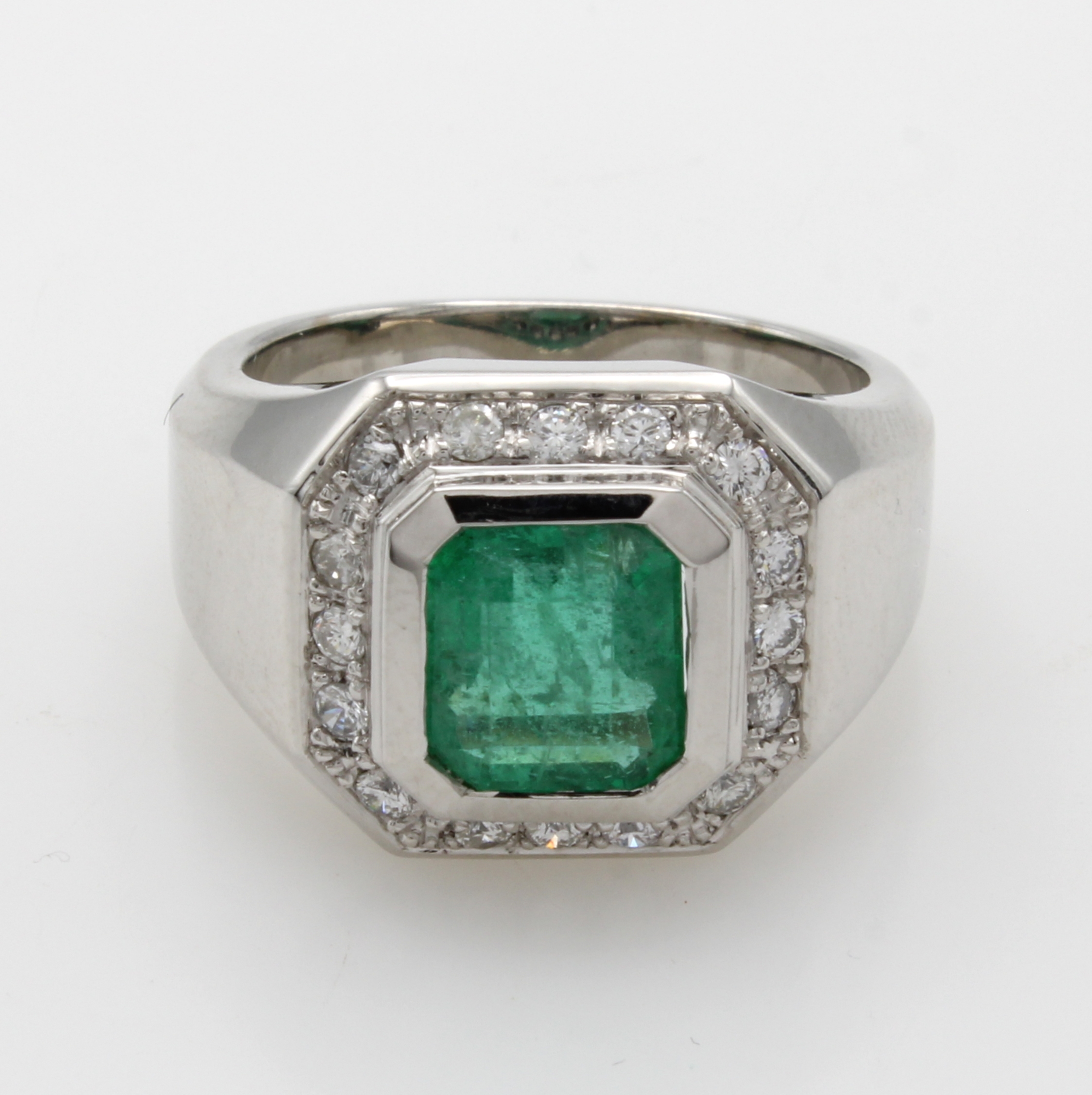 Image 27046500 - Ring mit Smaragd und Brillanten, WG 750/000, achteckiger Smaragd ca. 2.66 ct umgeben v. ...