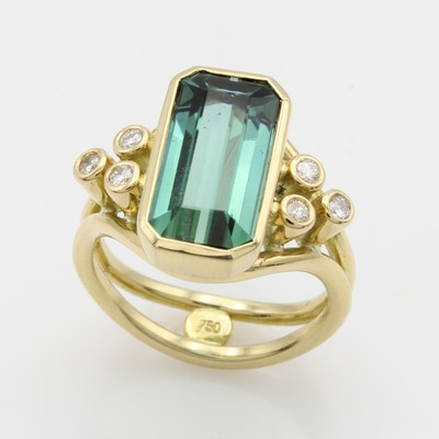 27046501b - Ring mit Turmalin und Brillanten, GG 585/000, achteckiger, grüner Turmalin ca. 5.6 ct, ...