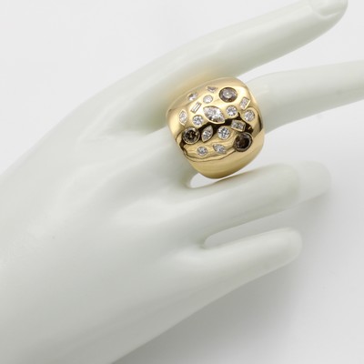 27046987c - Ring mit Brillanten und Diamanten, GG 750/ 000, Diam. in versch. Schliffarten u. Brill. ...