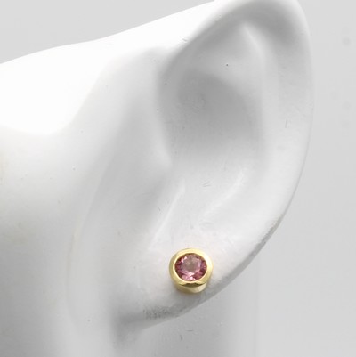 27046992a - Paar Ohrstecker mit Turmalinen, GG 585/000, 2 rosa Turmaline in glatten Fassungen zus. ...