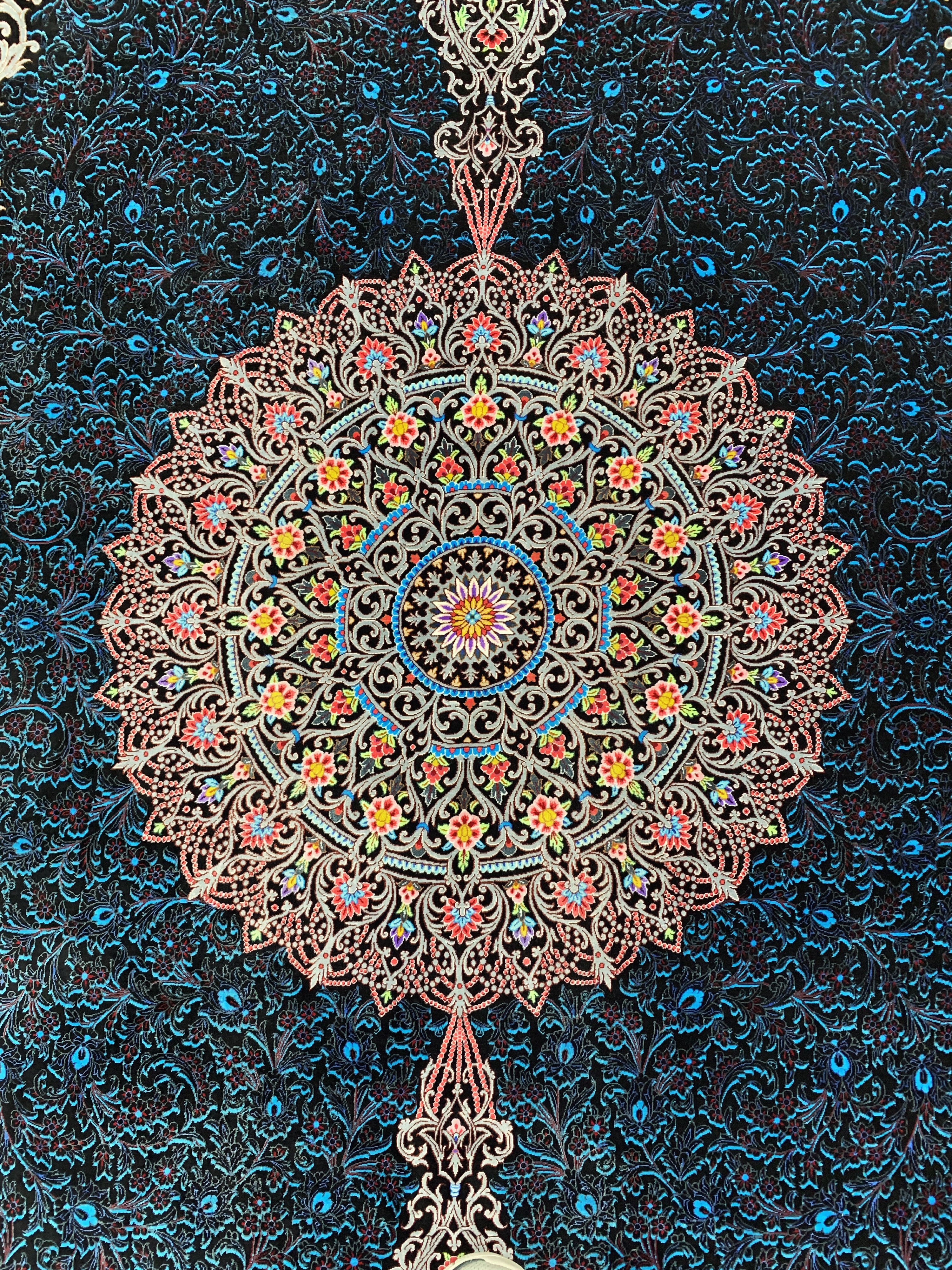 Detail d: Ghom Seide fein signiert, Persien, ca. 20 Jahre, reine Naturseide, ca. 303 x 199 cm, ca.1,0 Mio. Kn/qm, (sehr guter Zustand)