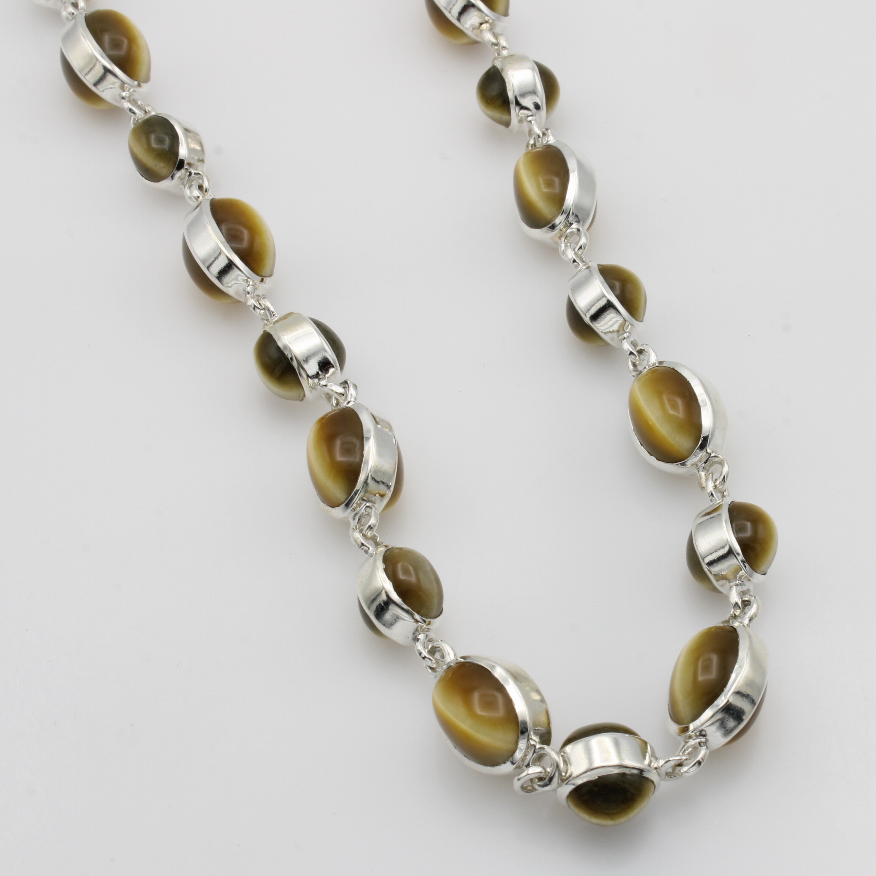 Image 27047051 - Kette mit Tigeraugen, 925er Silber, ovale Tigeraugen in versch. Größen, L. variabel v. ...