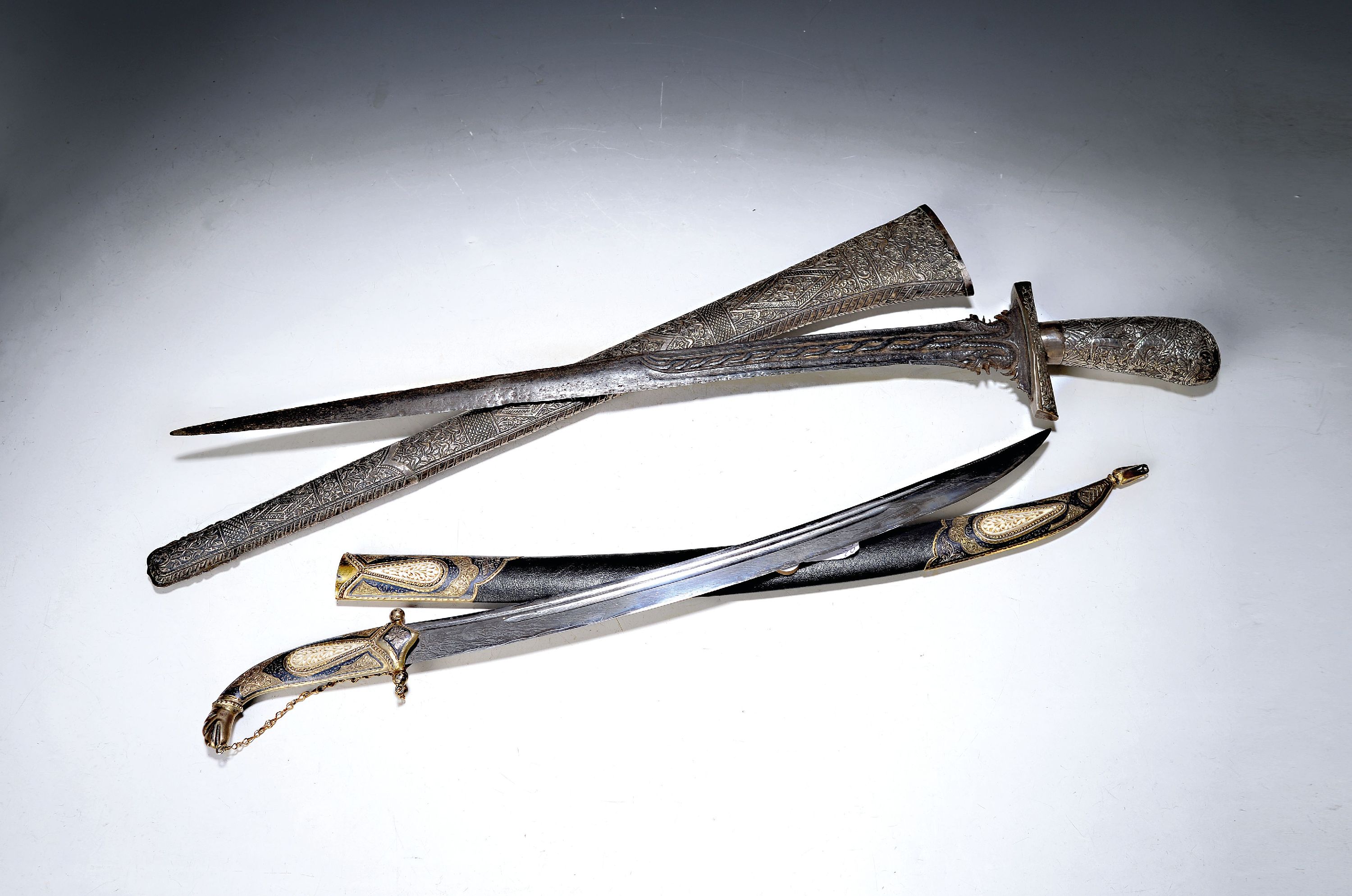 Image 27047071 - kleiner Säbel mit vergoldeten Beschlägen, Dagestan, Anfang 20. Jh., Griff und ...