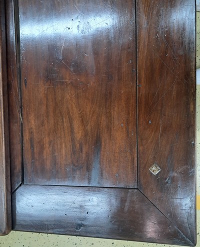 27047060j - Großer barocker Ausziehtisch, wohl Danzig, um 1720, Nußbaum massiv, z.T. Furnier, ...