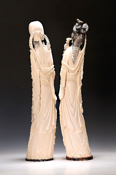 27047067a - Paar große 74cm Elfenbeinfiguren, China, um 1900, jeweils aus einem kompletten Zahn ...
