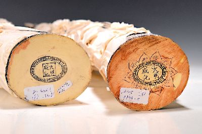 27047067d - Paar große 74cm Elfenbeinfiguren, China, um 1900, jeweils aus einem kompletten Zahn ...