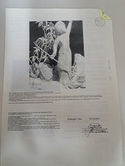 27047069c - Elfenbeinschnitzerei, China um 1900, Obstverkäuferin auf Floß, junge Frau mit ...