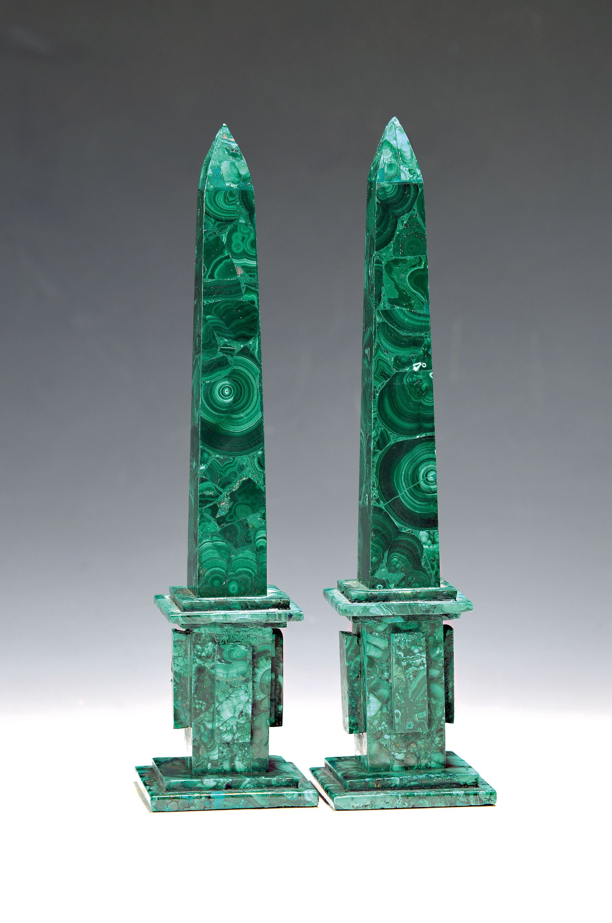Image 27047157 - Paar Obelisken aus Malachit, neuzeitlich, H. je ca. 29cm