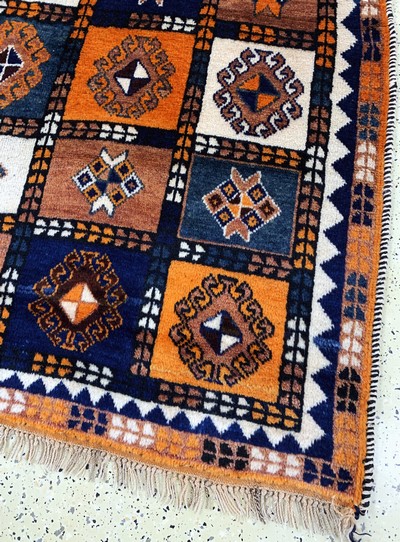 27047163a - Gashgai Gabbeh, Persien, Mitte 20.Jhd., Wolle auf Wolle, ca. 225 x 145 cm, EHZ: 2 ...