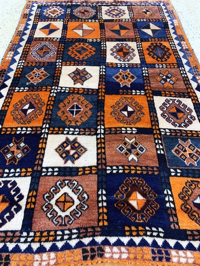 27047163e - Gashgai Gabbeh, Persien, Mitte 20.Jhd., Wolle auf Wolle, ca. 225 x 145 cm, EHZ: 2 ...