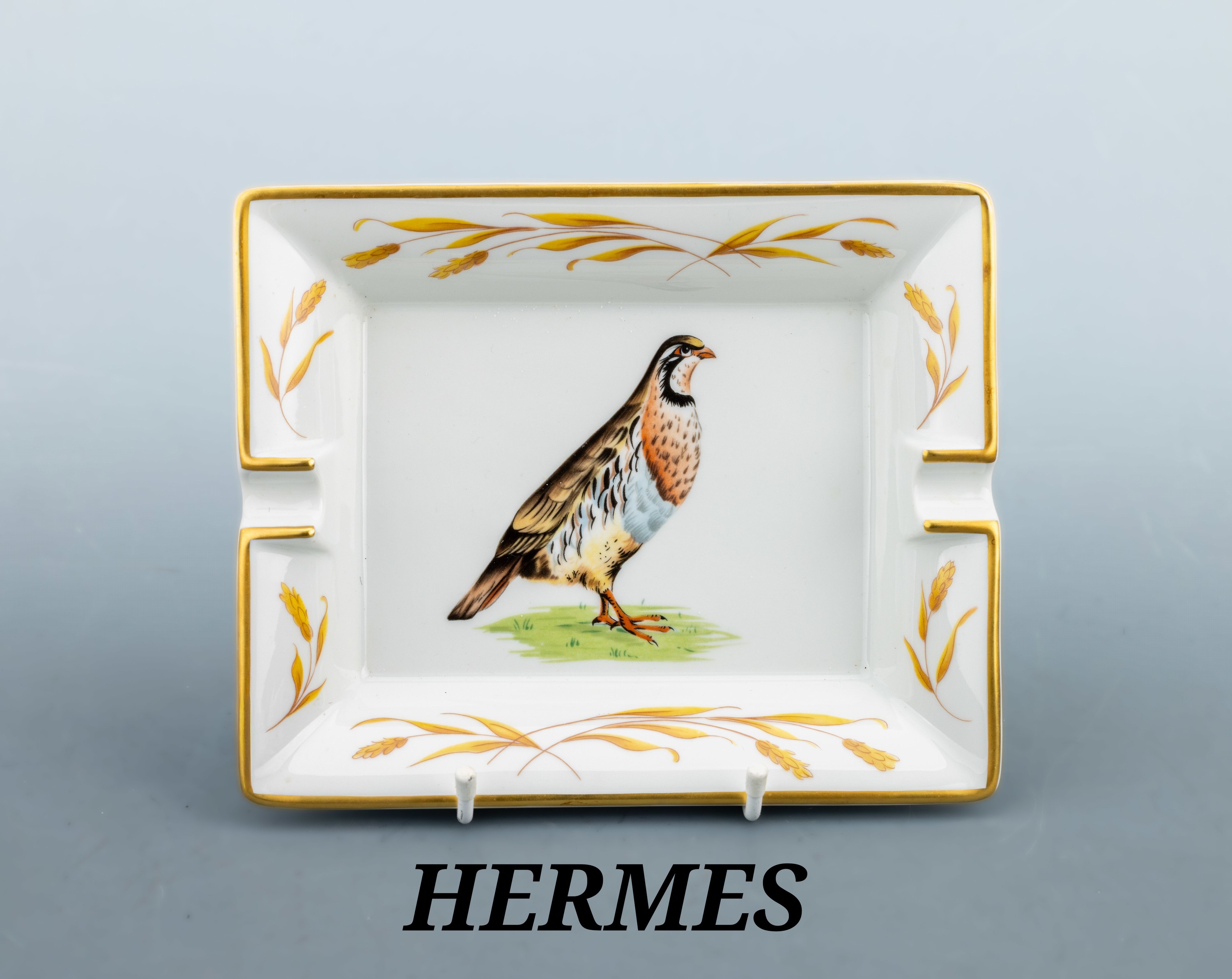 Image 27047250 - HERMES Aschenbecher ´Rebhuhn´, Porzellan, weißer Grund goldfarb. Rand, Malerei mit ...