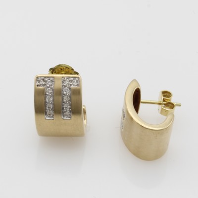 27047202a - Paar Halbcreolen mit Brillanten, GG 585/000, massive Verarbeitung, Brill. zus. ca. 0.12 ...